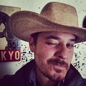 Meet your Posher, Max